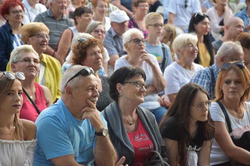 Wągrowiec. Amfiteatr wypełniony po brzegi na koncercie operetkowo - musicalowym. Zobacz zdjęcia