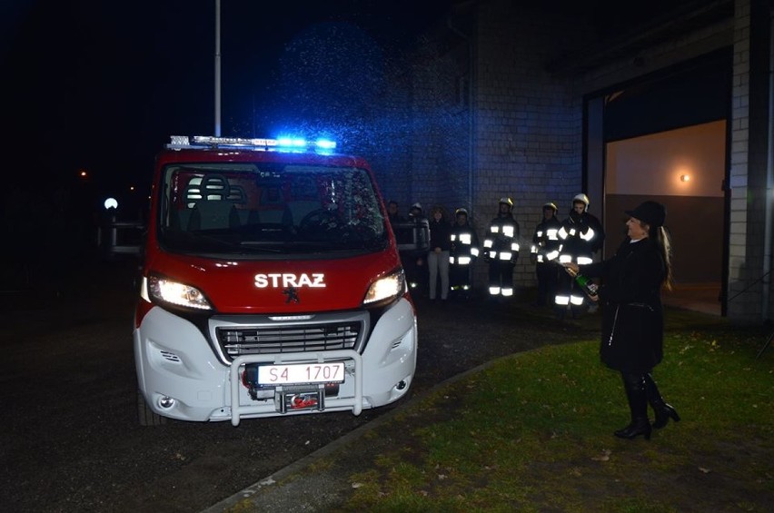15 listopada lekki samochód ratowniczo-gaśniczy przybył do jednostki OSP Niniew