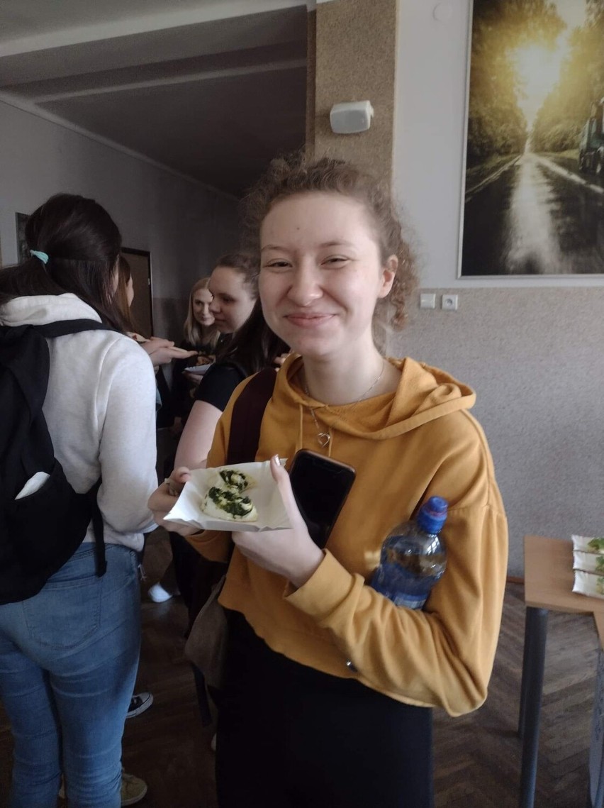 Slow Food Festival w II LO w Wieluniu. Akcja cieszyła się dużym zainteresowaniem ZDJĘCIA