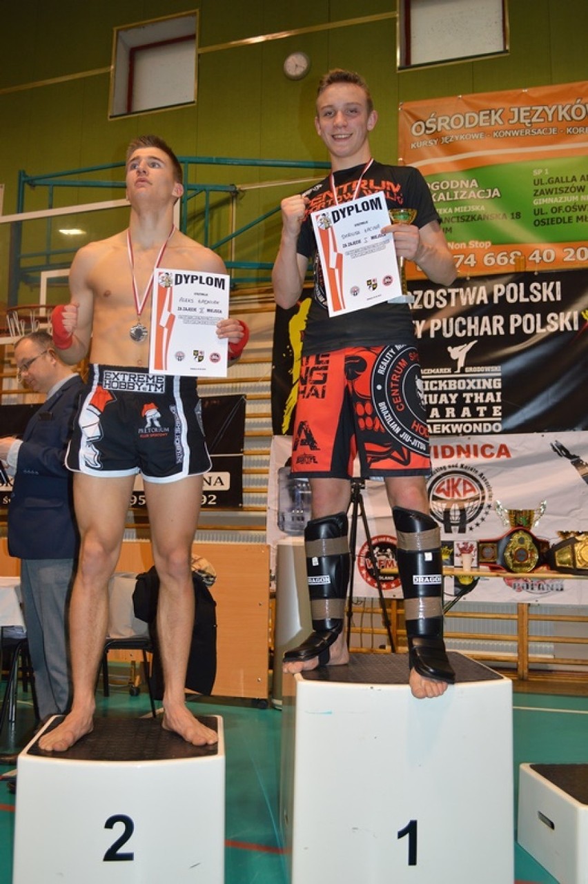 Mistrzostwa Polski Kickboxingu federacji WKA i WFMC, legniczanie z medalami [ZDJĘCIA]