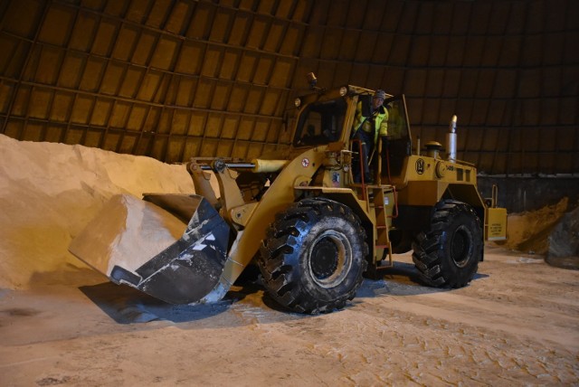 MPGK w Katowicach od 1 listopada 2020 do 9 lutego 2021 zużyło 6200 ton soli. W magazynie zostało zaledwie kilkaset ton

Zobacz kolejne zdjęcia. Przesuwaj zdjęcia w prawo - naciśnij strzałkę lub przycisk NASTĘPNE