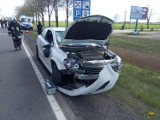Gmina Miłoradz. Wypadek na DK 22. Po zderzeniu samochodu osobowego ze skuterem 2 osoby trafiły do szpitala