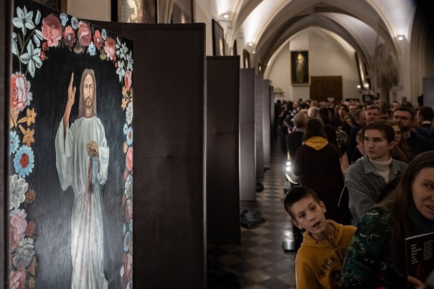 "Namalować katolicyzm od nowa". W Krakowie wystawy obrazów Jezusa Miłosiernego 