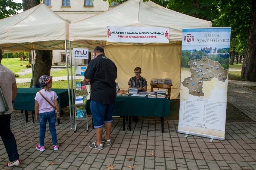 Jarmark "Wiśnickie Specjały": dożynki, III Festiwal Kapel Weselnych i gotowanie specjalnej potrawy na ogromnej patelni [ZDJĘCIA]