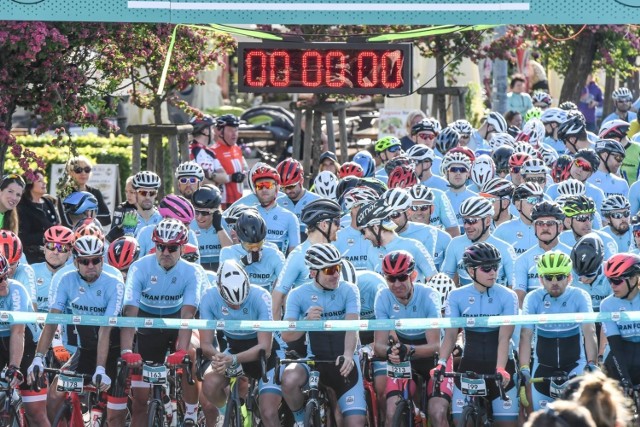 Gran Fondo Gdynia. W niedzielę w Gdyni wystartowało ok. 1200 kolarzy.