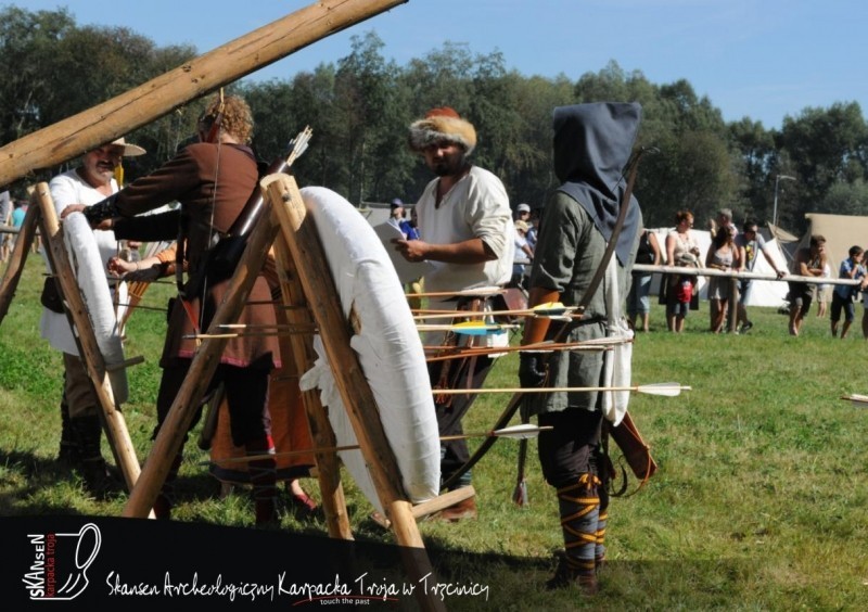 Karpacka Troja: III Karpacki Festiwal Archeologiczny Dwa Oblicza - Trzcinica 2013