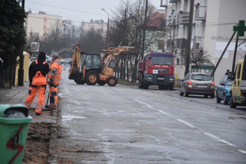 Wągrowiec. Ruszyły prace na ulicy Mickiewicza w Wągrowcu. Uwaga kierowcy, są utrudnienia! 