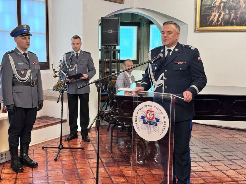Komendant Powiatowy Policji w Brzesku insp. Bogusław Chmielarz przeszedł na emeryturę