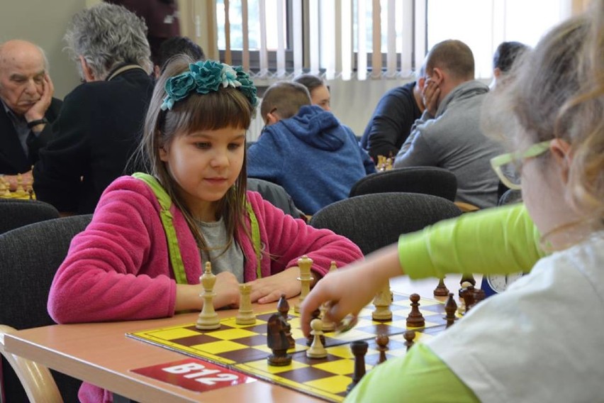 Libiąż. Dzieci i dorośli rywalizowali w IV Turnieju Szachowym o Puchar 50-lecia Libiąża