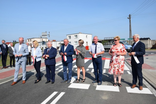 Oficjalnego otwarcia wyremontowanej i przebudowanej droga powiatowej Przyprostynia - Chobienice, dokonano u zbiegu dróg wiodących do Zbąszynia, Wolsztyna i Perzyn