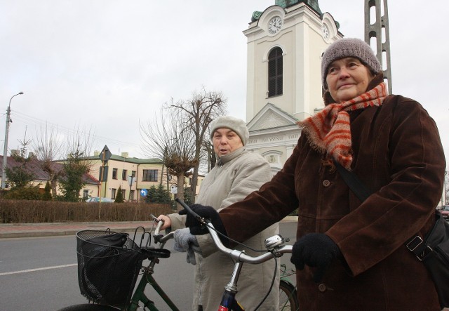 Danuta Sońta mówi, że w Wolborzu dobrze się jej mieszka, Wiesława Badka z Brudaków podkreśla, że miejscowość jest teraz bardziej elegancka