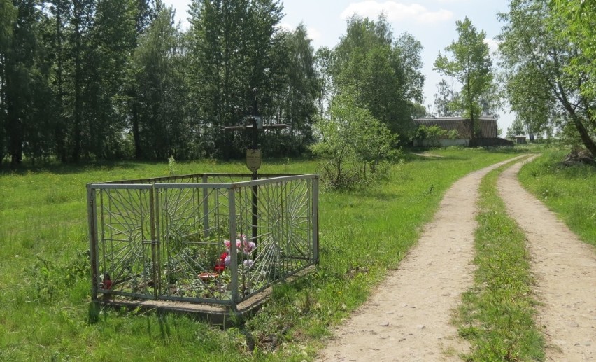 Zambrów. Przełom w sprawie ekshumacji w Dmochach - Wochach. Ustalono nazwisko drugiego żołnierza