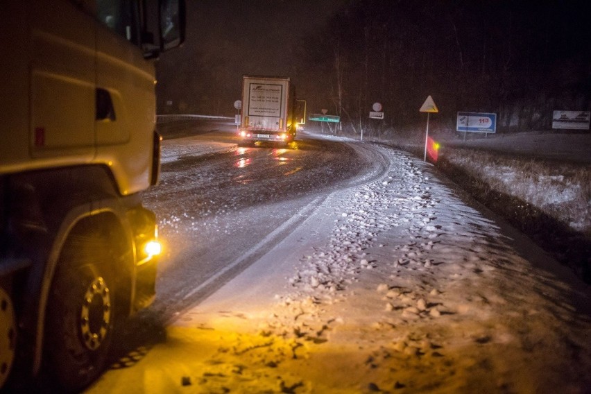 Tak wyglądają drogi dziś wieczorem na Śląsku i w Zagłębiu....