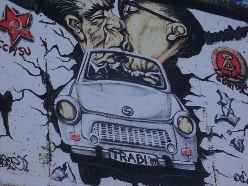 Berliński street art. Niezwykłe graffiti na murach w Berlinie. ZDJĘCIA