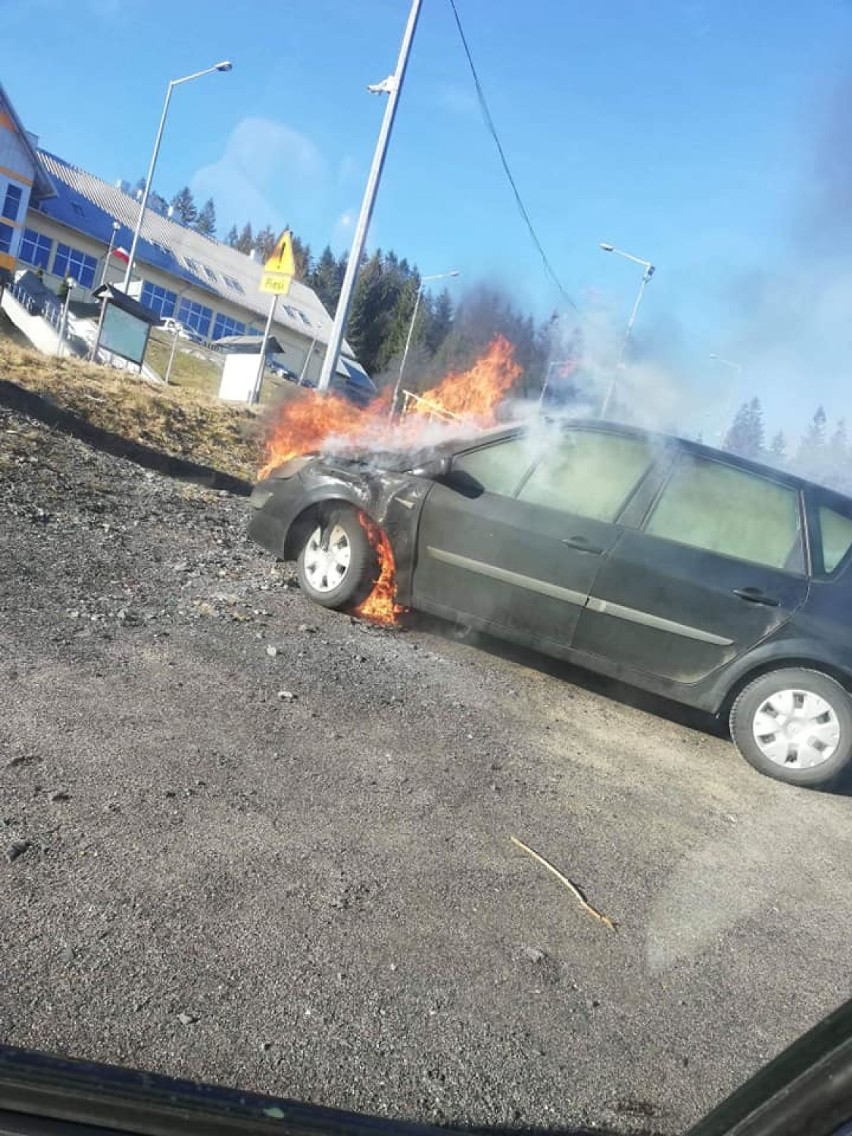 Auto spłonęło na parkingu w Świeradowie-Zdroju