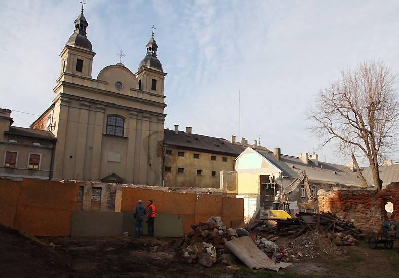 Burzą filmowe kamienice w Piotrkowie. Na ich miejsce powstanie budynek usługowo-mieszkalny