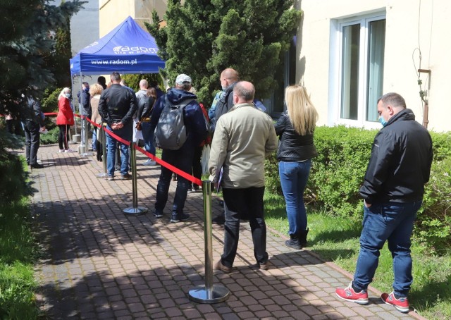 Ruszył Punkt Szczepień Powszechnych. Już w czwartek były spore kolejki.