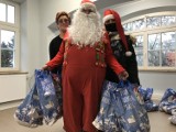 Mikołaj z Ośrodka Pomocy Społecznej w Międzychodzie odwiedził dzieci, osoby niepełnosprawne, starszych, samotnych i zagrożonych wykluczeniem