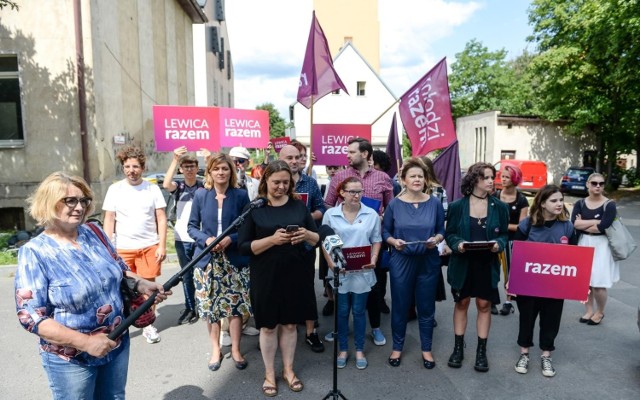 Partia Razem zawiadomiła NIK w sprawie zarządzania nieruchomościami przez Gdańsk. Konferencja w Gdańsku, 19.07.2021 r.