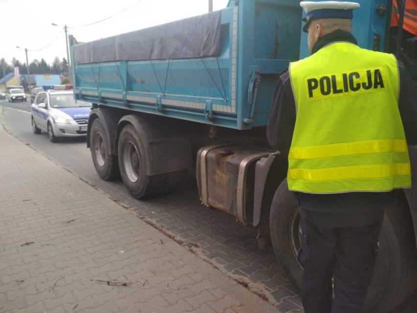 Bełchatowscy policjanci na tropie "kopcących" aut. To akcja SMOG