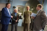Wojskowa wystawa „Z techniką łączności przez dziesięciolecia” w sieradzkim muzeum w nowej aranżacji (zdjęcia)