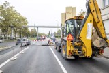 Awaria wodociągowa na ul. Przybyszewskiego. Gigantyczne korki w Poznaniu. Autobusy mają opóźnienia [ZDJĘCIA]