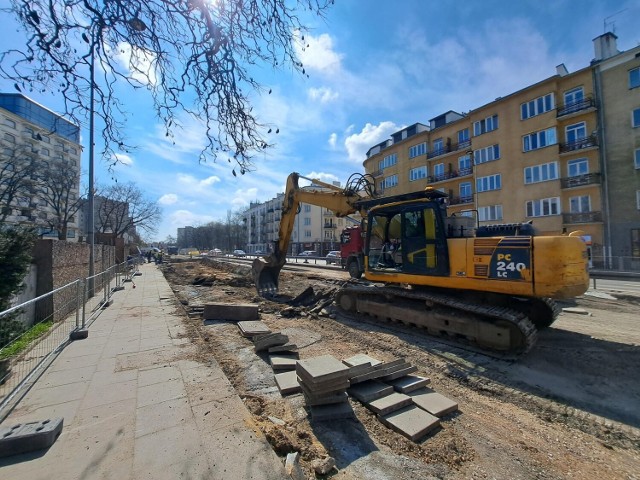 Utrudnienia dla kierowców, autobusy na objazdach. Zamykają dwie ulice na Mokotowie