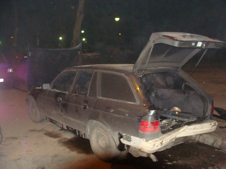 W Nowym Tomyślu spłonęło auto osobowe [FOTO]