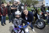 Gwiazdy programu „Nasz Nowy Dom” w Skierniewicach wzięły udział w zlocie motocykli i klasyków