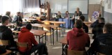  Interdyscyplinarna lekcja  z udziałem Shlomit Beck w chełmskiej szkole. Zobacz zdjęcia
