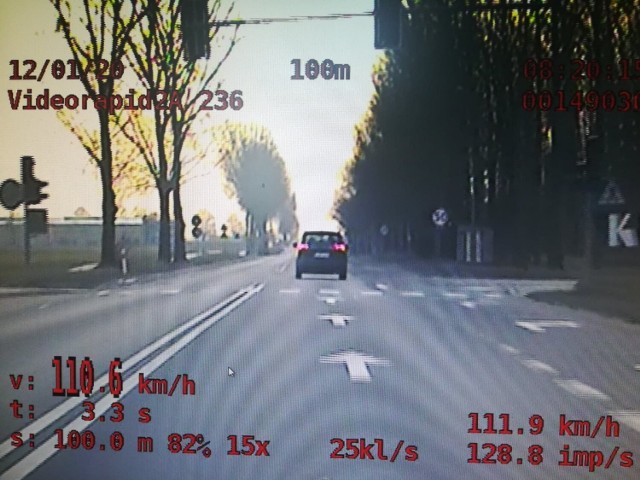 Policjanci ogniwa ruchu drogowego, którzy wchodzą w skład grupy SPEED, kontrolowali prędkość, z jaką poruszały się pojazdy na drodze wojewódzkiej nr 251.