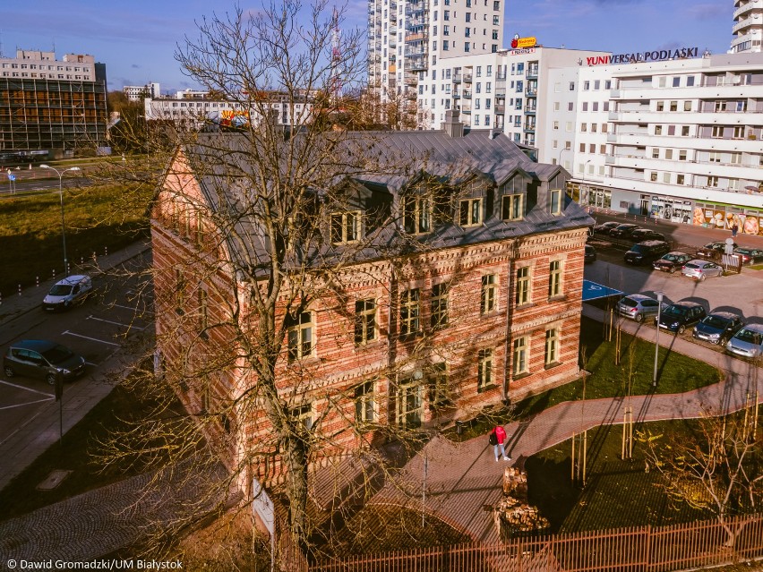 Kamienica, w której mieści się Poradnia Psychologiczno-Pedagogiczna nr 2, ul. Mazowiecka 35 już po remoncie [zdjęcia]