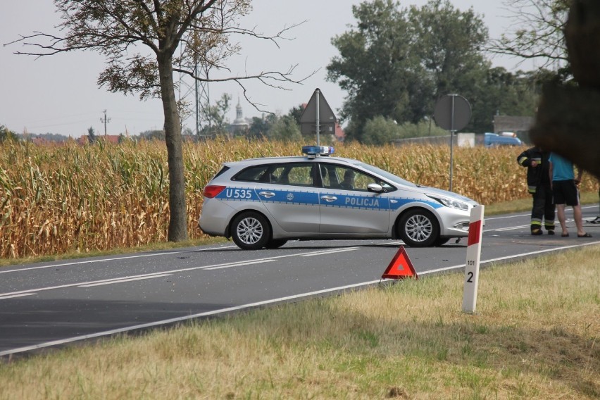 Wypadek pięciu aut. Jedna osoba ranna. Policja szuka kierowcy jednego pojazdu [ZDJĘCIA]