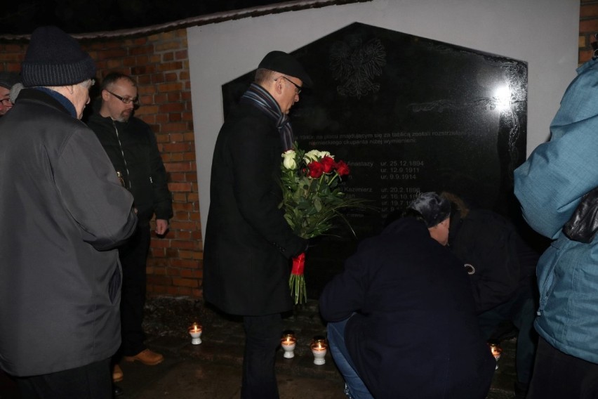 Tczewianie uczcili pamięć ofiar niemieckiej egzekucji na "świńskim rynku" w styczniu 1940 r. [ZDJĘCIA]