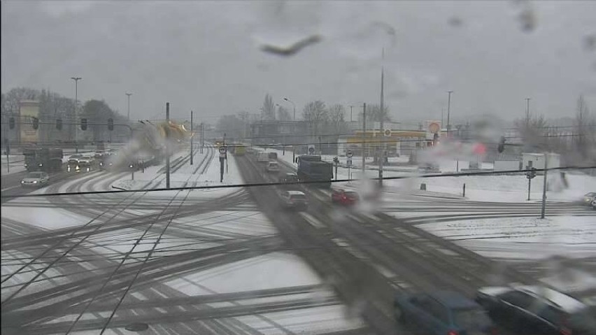 Pierwszy śnieg w Łodzi! Sytuacja na drogach. Zdjęcia
