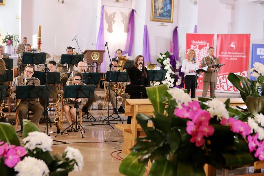  „Miłość i Niepodległa” w Kraśniku. Zobacz zdjęcia z koncertu w kościele pw. Matki Bożej Bolesnej w Kraśniku