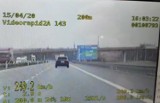 Tarnów. Kolejny pirat drogowy na autostradzie zatrzymany. Rozpędził swoje porsche do prawie 250 km/h. Zapłaci 500 zł mandatu [WIDEO]