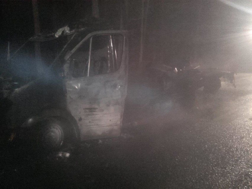 Pożar auta w Chwaliszewie [ZDJĘCIA]