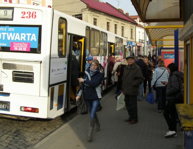 Część pasażerów dziś jeżdżacych autobusem za darmo może w czwartek stracić uprawnienia