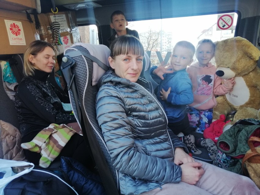 Wracają do domu w Ukrainie, albo uściskać męża i wrócić