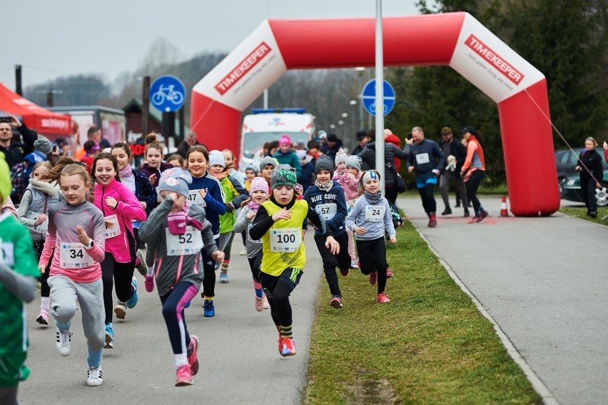 Za nami pierwszy w Rzeszowie Bieg Kolorowej Skarpetki. Każdy uczestnik został udekorowany medalem [ZDJĘCIA]