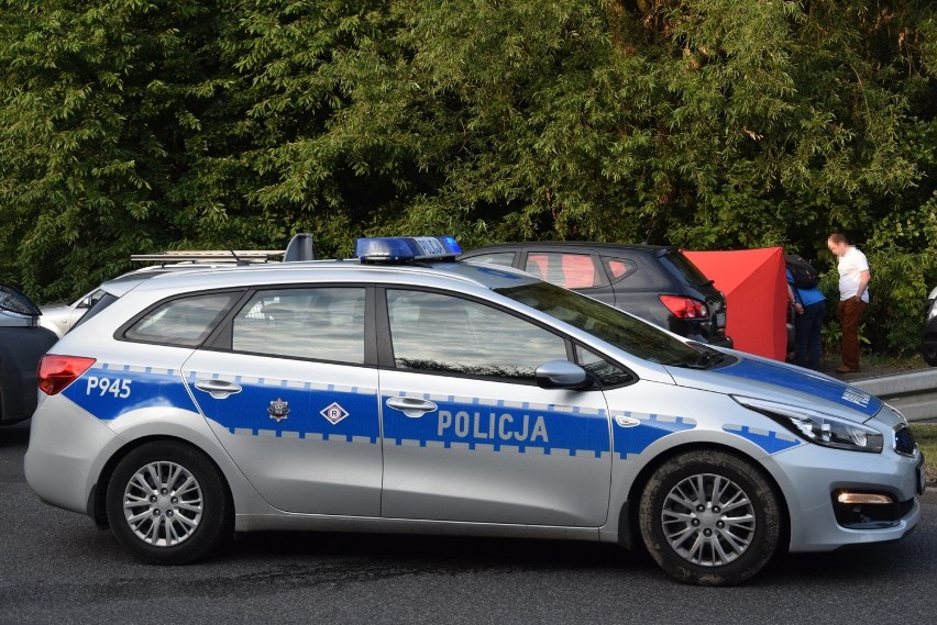 Policyjny pościg w Bielsku-Białej. Kierowca nie żyje. Padły strzały [ZDJĘCIA]