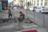 Kraków. Trwa remont na ulicy Piłsudskiego. Tak przebiegają prace 