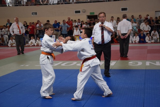 Ponad 700 młodych judoków z 22 krajów wystartowało w kolejnej edycji Międzynarodowego Turnieju „Solanin Cup 2018”. 

Wystąpiły zawodniczki i zawodnicy z takich krajów jak: Armenia, Gruzja, Mongolia, Kazachstan czy tradycyjnych już uczestników: z Rosji, Niemiec, Francji, Belgii, a także po raz pierwszy z Sri Lanki.

Gościem młodych judoków był brązowy medalista z olimpiady w Rio de Janeiro (2016) Ori Sasson z Izraela. W niedzielę odbędą się treningi randori i walki pokazowe z udziałem olimpijczyka. 

Organizatorem turnieju był klub UKS „Olimp” w Nowej Soli i jego trenerzy Dariusz Giedziun oraz Robert Pałka. 

