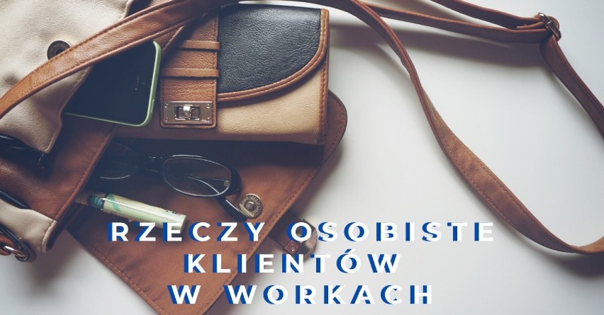 Rzeczy klientów w workach...