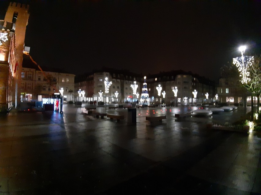 Dziś Mikołajki! Szczecinek już w świątecznej iluminacji [zdjęcia]