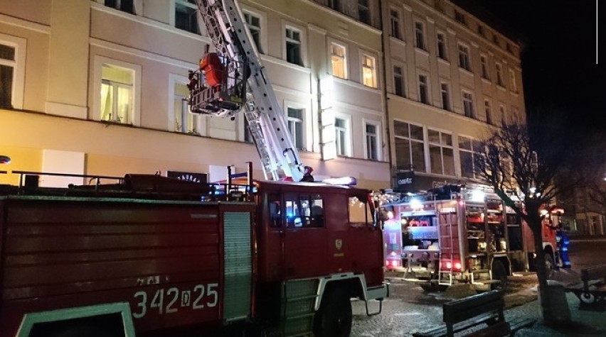 Pożar w hotelu Europa w Jeleniej Górze. Ewakuowano prawie 60...