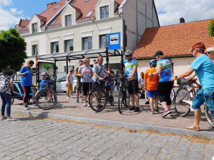 Kaźmierz. Chodziarze i rowerzyści wyruszyli na trasę. Bo "Razem raźniej"!