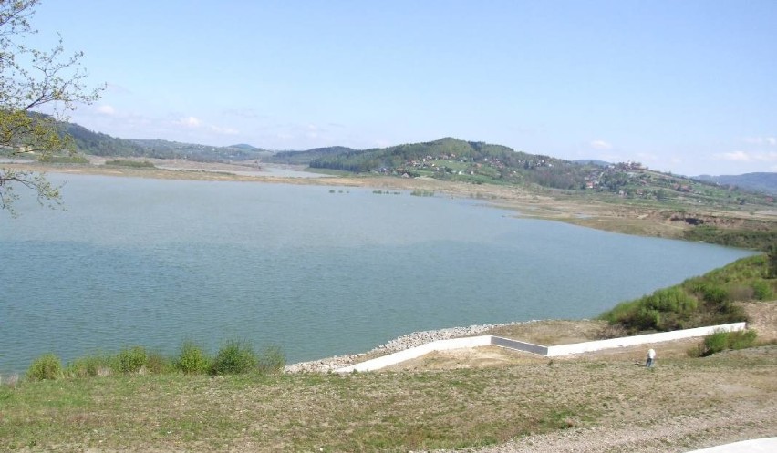 Zbiornik Świnna Poręba zamienił się już w prawdziwe jezioro