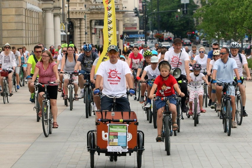Finał akcji "Rowerowa Wiosna". Dzieci chętnie przesiadają się na rowery (ZDJĘCIA, WIDEO)